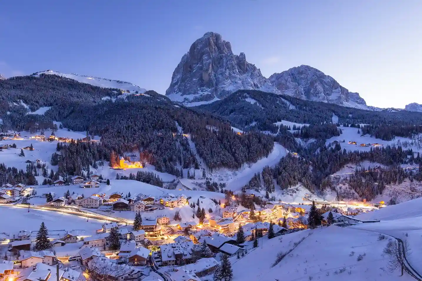 Paisagem europeia exclusiva ao entardecer